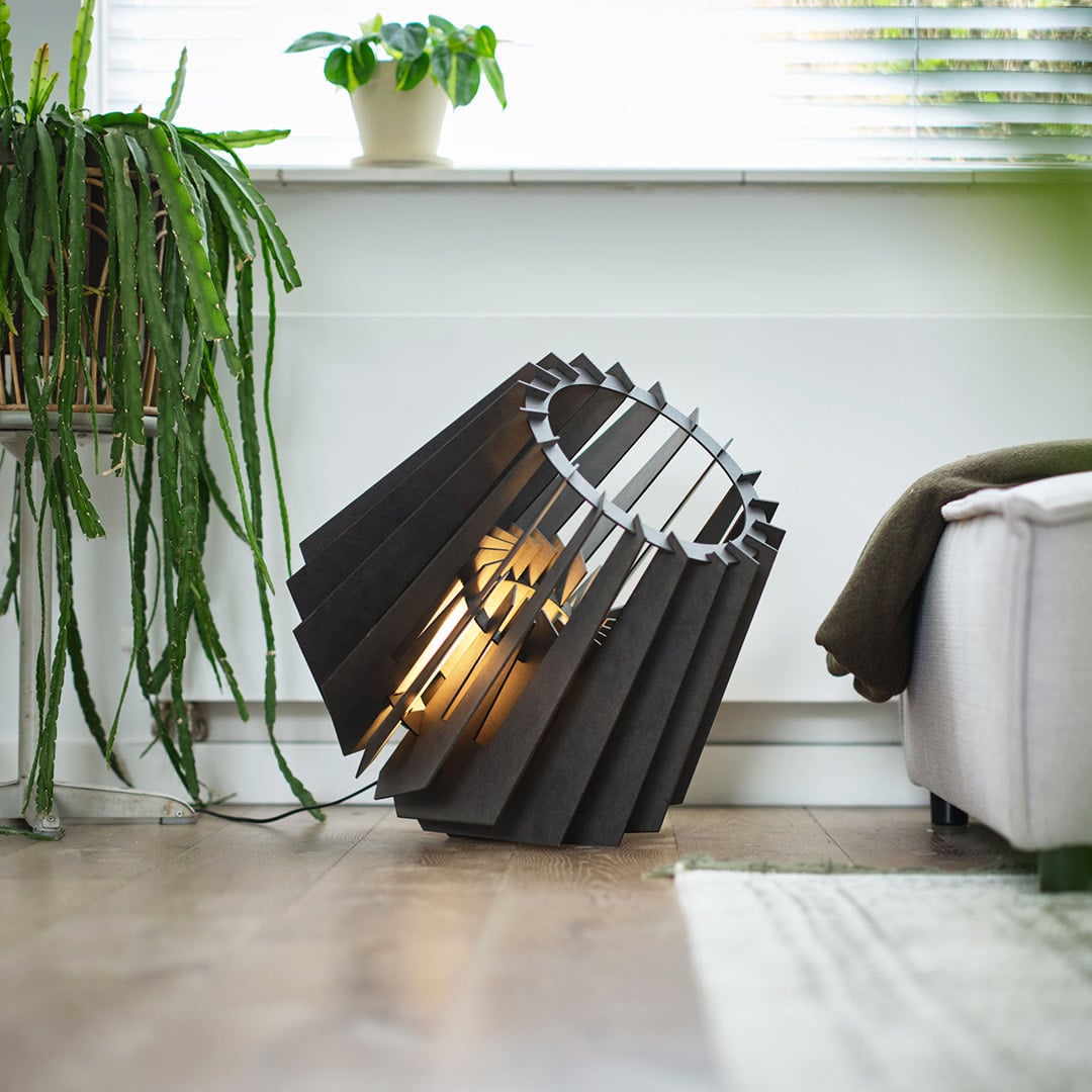 Spot - nik XL vloerlamp - hout in de kleur Naturel van Van Tjalle en Jasper